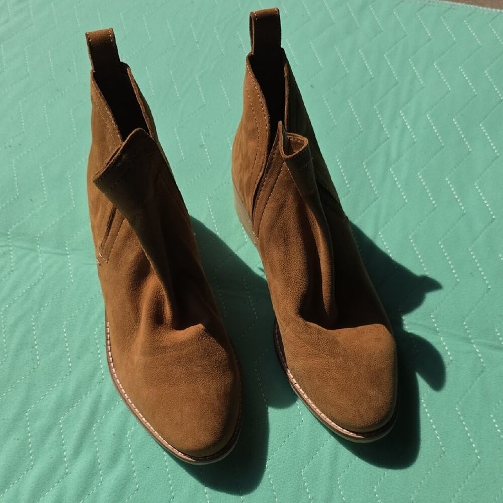 Dolce Vita Brown Suede Ankle Boots Women 9 slip on tab low heel EUC boho casual